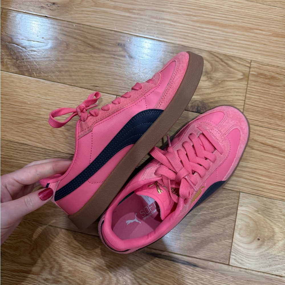 Puma Women's Pink and Navy Sneakers